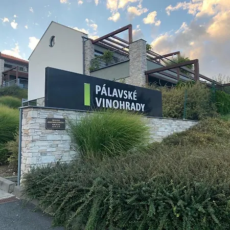 U Plaze S Terasou بافلوف