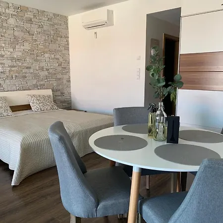 U Plaze S Terasou Apartment *